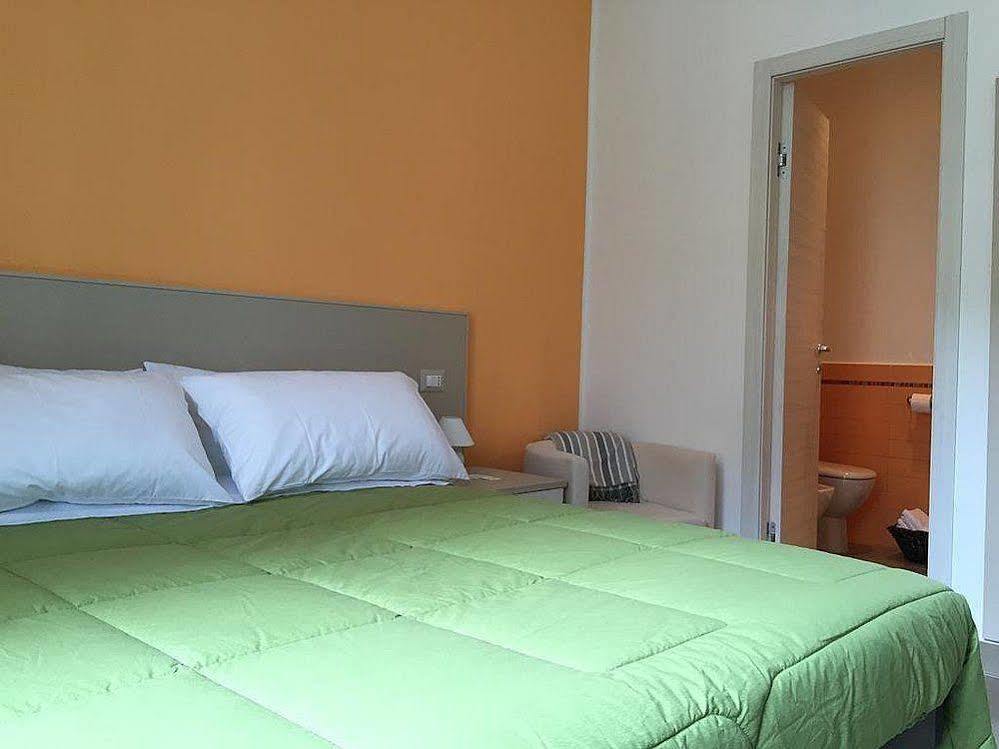 B&B Cairoli メッシーナ エクステリア 写真
